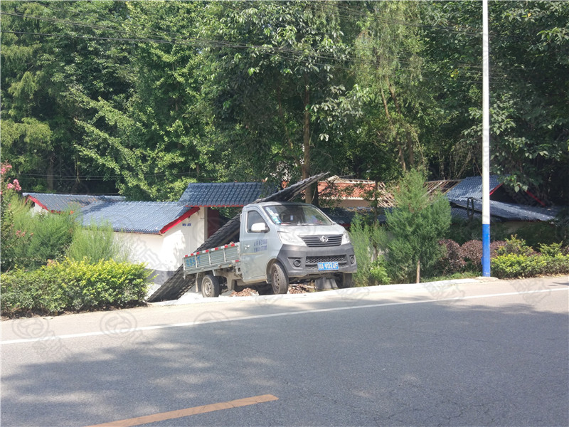 溫江區(qū)府通路政府舊房改造合成樹脂瓦案例