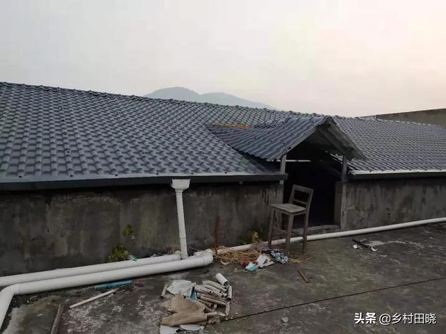 農村自建房坡屋頂，用琉璃瓦還是樹脂瓦？看看內行人的經驗分享