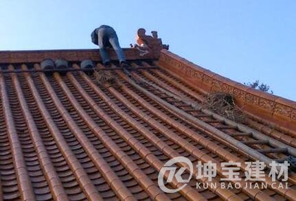 農(nóng)村屋頂蓋琉璃瓦的坡度多少？多少錢(qián)一塊？安裝步驟是什么？